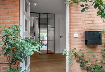 Werder Village: Stilvolles Town House mit 5 Zimmern