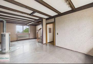 VIELSEITIGE VERWENDUNG: 325 M², WOHN UND NUTZFLÄCHE, GARAGEN UND GARTEN IN GRENZNÄHE