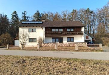 Großzügiges Haus im Grünen - vielseitig nutzbar, kurzfristig verfügbar | 659.000 €