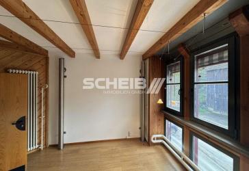 Moderne Bürofläche mit guter Beleuchtung und Ausstattung