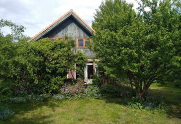 freistehendes Einfamilienhaus mit schönem Garten