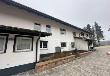 Anwesen mit 5 Wohnungen und Nebengebäuden Nähe Neuhaus am Inn