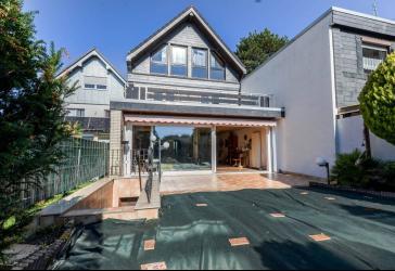 Großzügiges Reihenhaus in Leverkusen-Rheindorf * 5-Zi * ca. 151,38 m² Wfl. * ca. 84,64 m² Nutzfl. * Einzelgarage * Da...