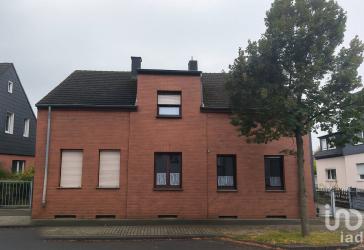 Attraktive Kapitalanlage - Dreifamilienhaus mit freier Einheit