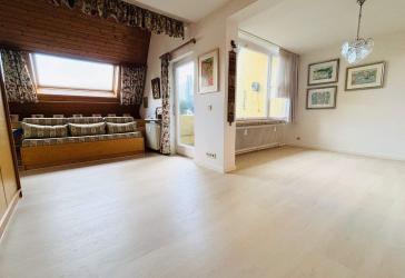 Helle 1-2-Zimmer-Wohnung mit Balkon und PKW-Stellplatz