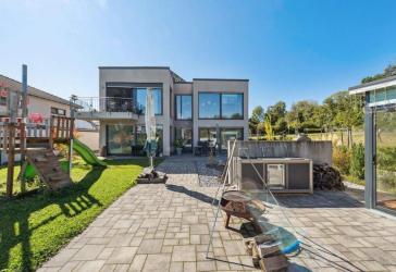 Außergewöhnliche Architektenvilla mit Luxus-Ausstattung. Vollständig barrierefrei