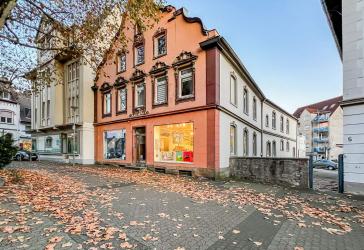 Wohn-/Geschäftshaus - 8 Einheiten - Garage - Boeler Kirchplatz