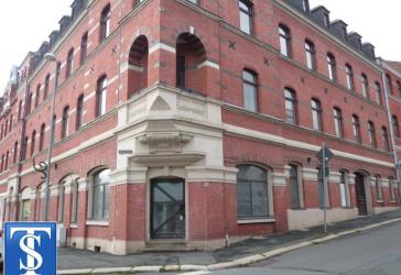 Objekt-Nr.: 9725 - Imposantes teilsaniertes Wohn- und Geschäftshaus Denkmalschutz mit Hintergebäude in Oelsnitz