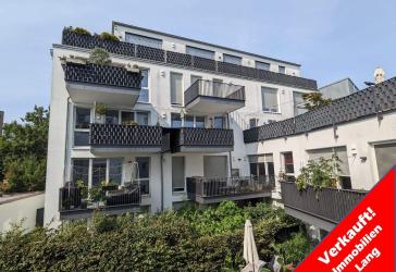 VERKAUFT! 4,5-Zi.-Whg. mit Einbaukü., 2 Balkonen, ca. 22 m² Dachterr. u. 2 Badern am östl. Altstadtrand
