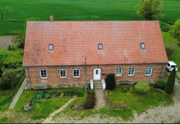 Landhaus mit Vision: Zweifamilienhaus, Stallung & 7.290m² Grundstück in Dörgelin
