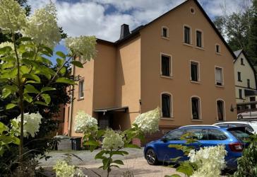 Modernisierte Kapitalanlage in Alberoda zu verkaufen!