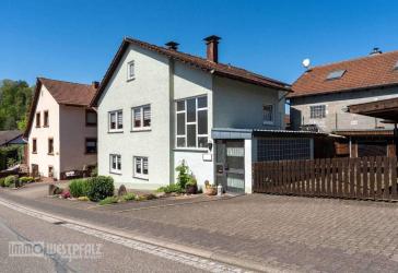 Einfamilienhaus mit Gartenidylle in Bundenthal zu verkaufen