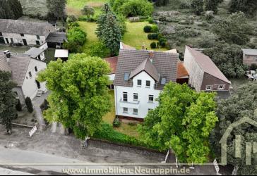 top saniertes Dreifamilienhaus mit Gartenhäuschen und RIESEN Garten in Rheinsberg (freie Einheiten!)