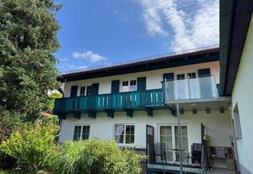 Ruhige 5 Zi-Whg. in Berg mit Balkon, renoviert