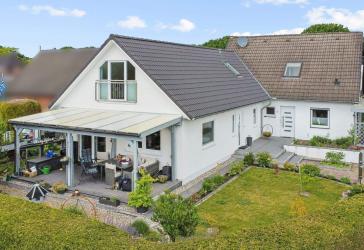 Festpreis! Haus mit zwei separaten Wohneinheiten in familienfreundlicher Lage von Kaltenkirchen