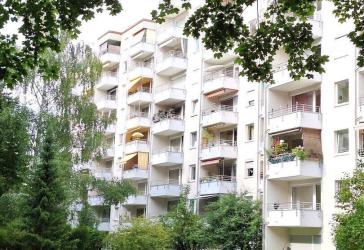 Hochwertig komplettsanierte 3-Zi. Erdgeschossterrassenwohnung in München, Fürstenried, am Waldrand