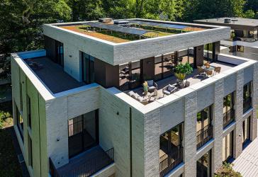 Penthousewohnung mit drei Dachterrassen und Blick ins Grüne an der Elbchaussee