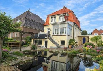 Jugendstilvilla mit EBK, Wintergarten und Garage!