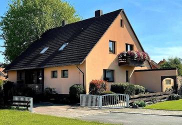 2-Familienhaus, direkt in 31311 Uetze