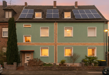Charaktervolles Mehrgenerationen-Haus in St. Tönis - provisionsfrei!