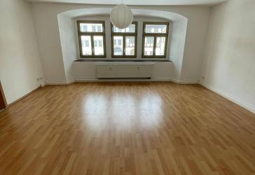 Frei zum 01.12.2025 / 2 Zimmer mit Einbauküche in der Sangerhäuser Altstadt