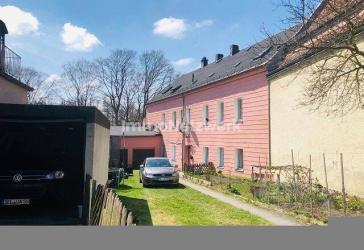 ***Mehrfamilienhaus mit Garagen*** sofort verfügbar und frei ***