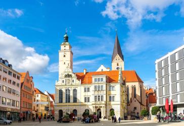 Neubau:Top Gelegenheit: 2 Zimmer Apartment mit Terrasse und Garten