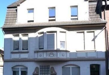 3-4 Familienhaus zentral gelegen, mit individuellem Schnitt und Ausbau-Potential