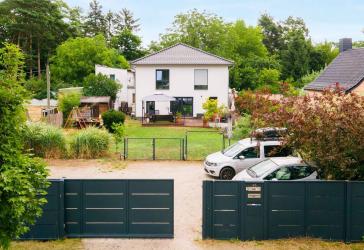 Moderne Stadtvilla + renovierte Remise: Mehrfamilienwohnen in Petershagen!