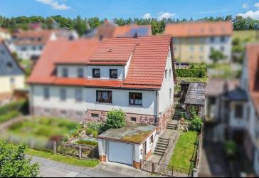 Gestalten Sie Ihr Traumhaus - Doppelhaushälfte in Steinbach-Hallenberg mit Garage