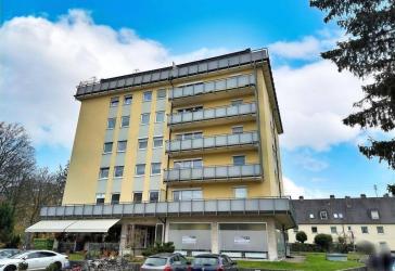 Wohnen oder renditestark vermieten: Großzügige 3 Zimmer-Wohnung mit Balkon in Karlsfeld/Dachau