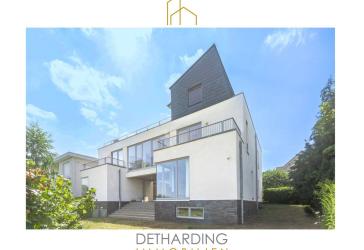 Zeitlose Architektur für Generationen: Außergewöhnliches Atriumhaus direkt an der Dönche