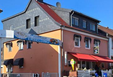 gr. Wohnung im 2. OG im Ortszentrum von Kirkel, neu renoviert