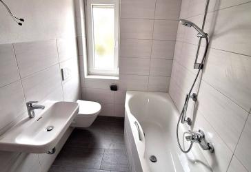 4-Zimmer-Wohnung mit Balkon