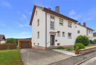 Gepflegtes Wohnhaus mit Garten für eine Familie oder zwei Generationen in ruhiger Lage!