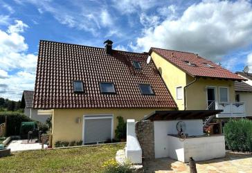 Großes Einfamilienhaus mit zwei Einliegerwohnungen zu verkaufen!