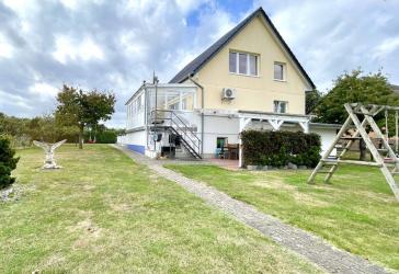 RUHIG WOHNEN AM FELDRAND - GEPFLEGTES EINFAMILIENHAUS MIT GROSSEM GRUNDSTÜCK