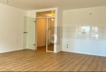 FRISCH RENOVIERTE 2-ZI-ETW MIT TERRASSE, HILDEN