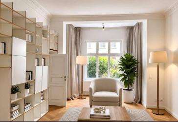GROßZÜGIGE ALTBAUWOHNUNG MIT PRIVATER TERRASSE UND EIGENEM GARTEN