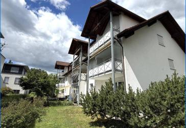 Attraktive, großzügige 4,5 Zi.-Wohnung in Singen-Nordstadt, ruhig, mit schönem Balkon / ERBPACHT.
