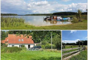 Altes Haus mit Wiesen unweit Gudelacksee bei Lindow