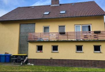 4-Familienhaus in Dransfeld mit 5 Garagen