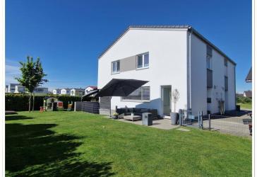 Attraktives geräumiges Einfamilienhaus (Doppelhaushälfte) in 85778 Haimhausen