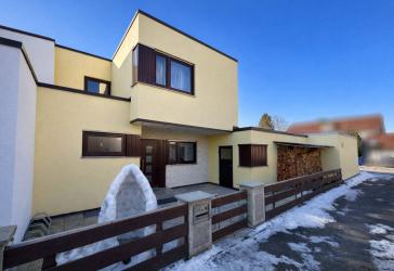 Attraktive Doppelhaushälfte mit sonnigem Garten in Burghauser Neustadt