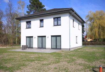 Erstbezug in Toplage: Exklusives Einfamilienhaus mit bester Ausstattung in Berlin sowie Bahnhofsnähe