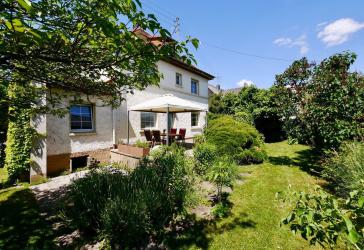 Stilvolles Altbauhaus mit großem Garten - Viel Platz für Familie und Beruf