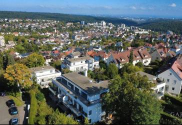 4 Zimmer-Wohnung mit angrenzendem 1 Zimmer-Appartement und Tiefgaragen-Box in S-Botnang