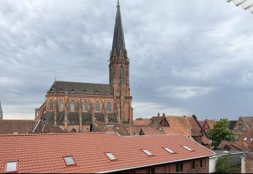 Penthouse-Feeling über den Dächern von Lüneburg – frisch sanierte 3-Zimmer-Dachgeschosswohnung mit Balkon
