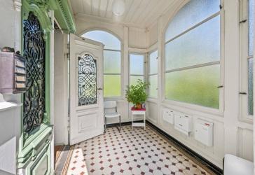 Berliner Villencharme neu gedacht - Historische Beletage mit großzügigem Privatgarten