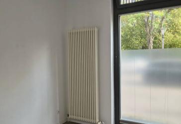 Vielseitige Gewerbeeinheit im Erdgeschoss - ab sofort bezugsfrei mit großem Tiefgaragenstellplatz